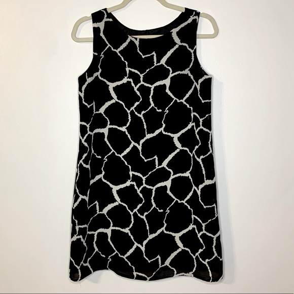 Guss & Max Black White Sleeveless Animal Print Shift Dress Sz M - Picture 1 of 9